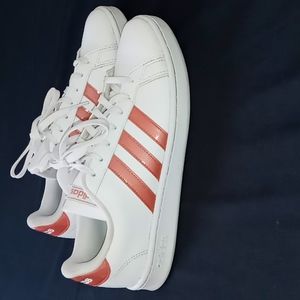 ADIDAS TENNIS SHOES - SIZE 9-1/2